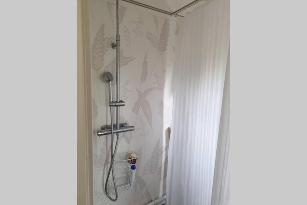 Gaeststuga I Vacker Natur, Bastu, Bubbelpool Sommartid Och Gratis Parkering Naera Ulricehamn Och Lassalyckan, Guesthouse With Nice View With Sauna And Free Parking Close To Dalsjoefors And Fishing Borås Εξωτερικό φωτογραφία