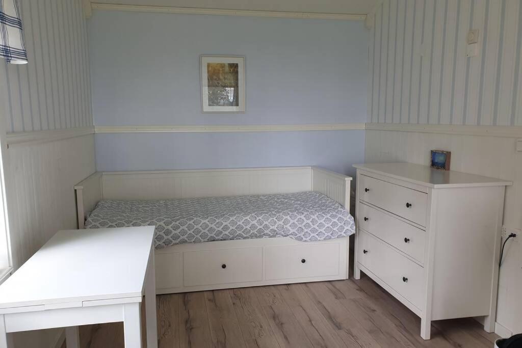 Gaeststuga I Vacker Natur, Bastu, Bubbelpool Sommartid Och Gratis Parkering Naera Ulricehamn Och Lassalyckan, Guesthouse With Nice View With Sauna And Free Parking Close To Dalsjoefors And Fishing Borås Εξωτερικό φωτογραφία