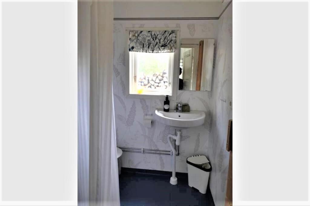 Gaeststuga I Vacker Natur, Bastu, Bubbelpool Sommartid Och Gratis Parkering Naera Ulricehamn Och Lassalyckan, Guesthouse With Nice View With Sauna And Free Parking Close To Dalsjoefors And Fishing Borås Εξωτερικό φωτογραφία